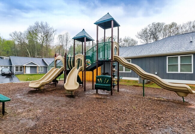 Building Photo - 504 Sycamore Br Rd