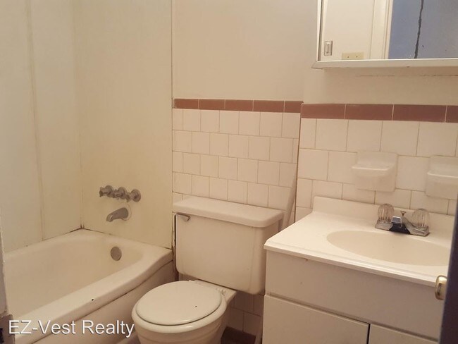 Building Photo - 4 br, 2.5 bath House - 348 Fox Hill Road