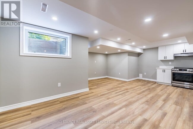 Photo du bâtiment - 61 Eric Clarke Dr