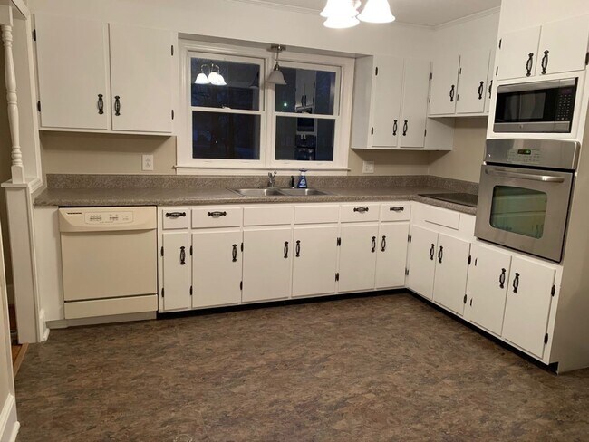 Foto del edificio - Newly renovated home in NW Greensboro !!
