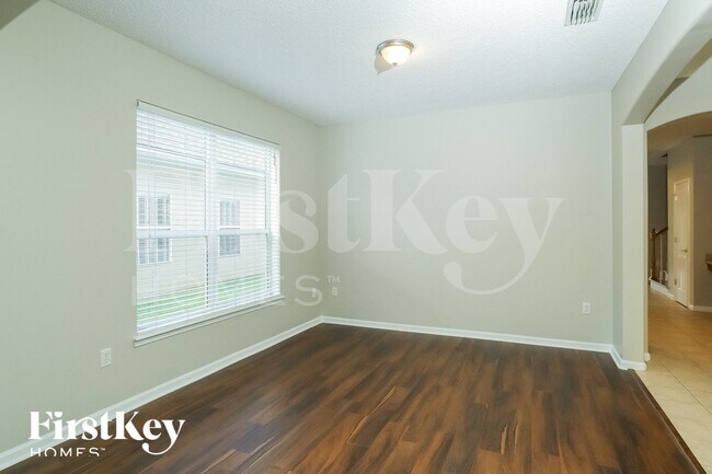 Foto del edificio - 723 Candlebark Dr