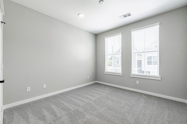 Building Photo - 8475 Berry Brush Ln