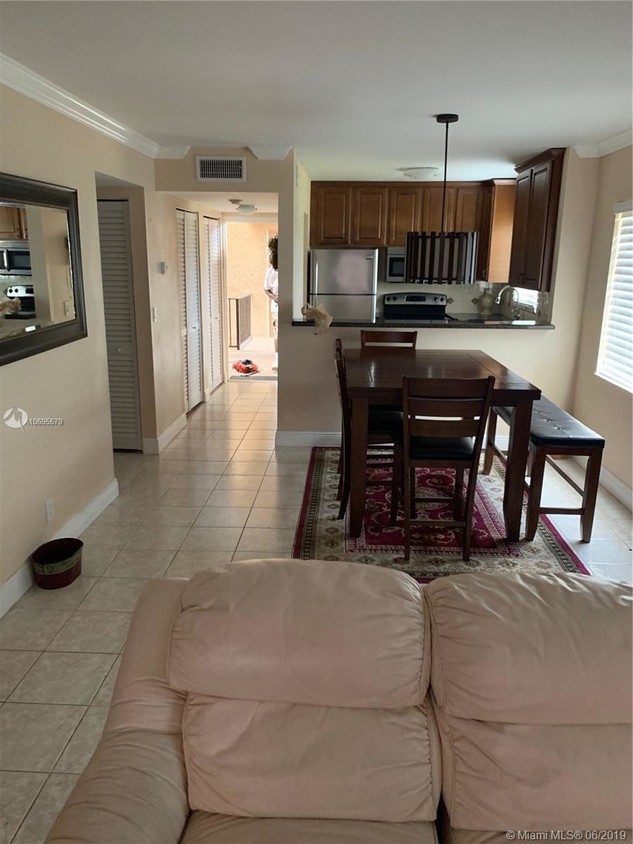Foto del edificio - 3048 Sunrise Lakes Dr E