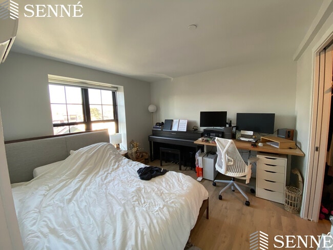 Building Photo - 9 Soden St