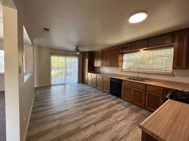 Building Photo - 2213 N Cirby Way