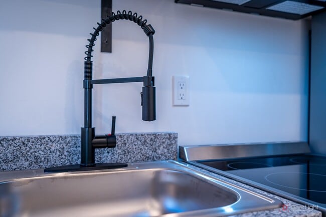 Foto del edificio - 130 N F St