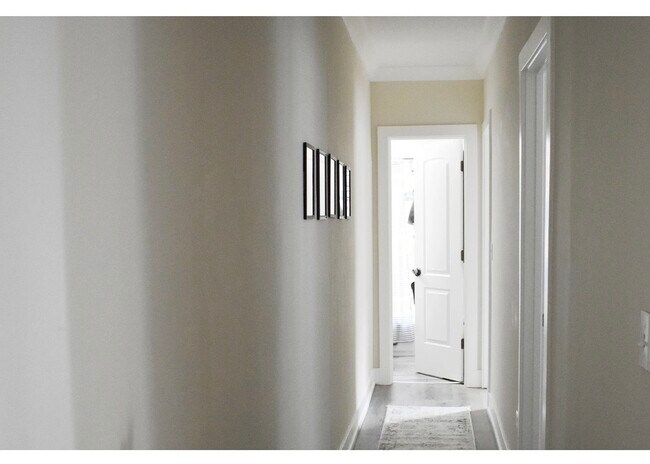 Foto del edificio - 3819 1/2 N Greenview Ave