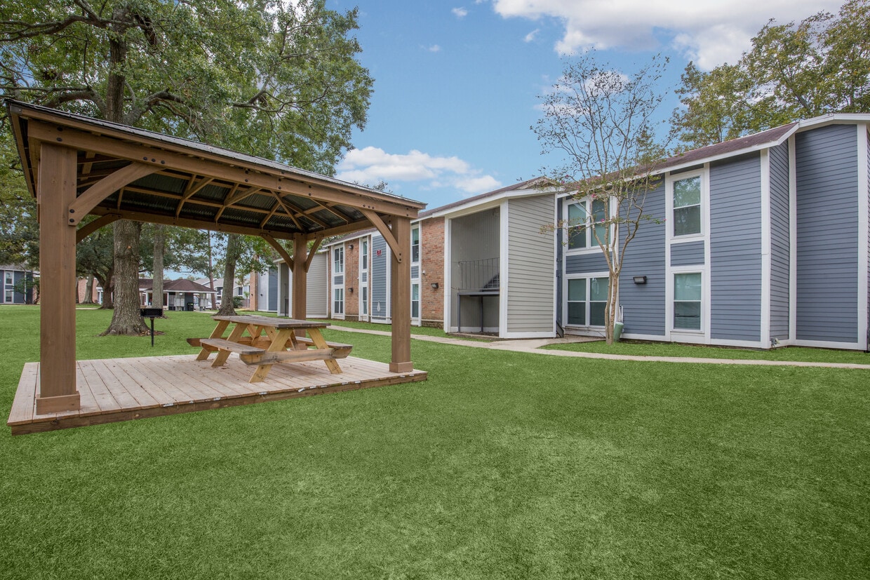 Primary Photo - The Villas at Stone Creek