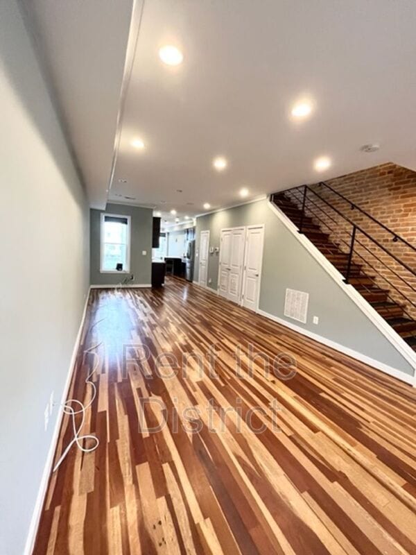 Building Photo - 421 Newton Pl NW