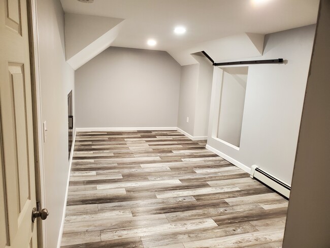 Room 1 - 104 Fair St