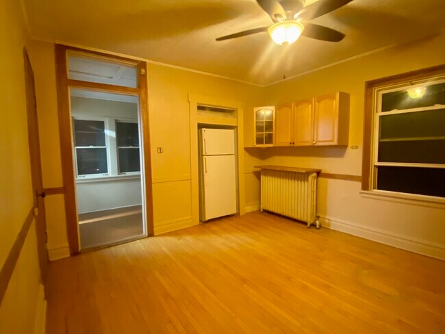Building Photo - 632 Marengo Ave