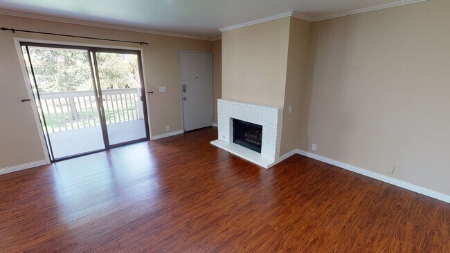 Building Photo - Coming Soon! Pier Pointe 2 Bedroom 1.5 Bat...