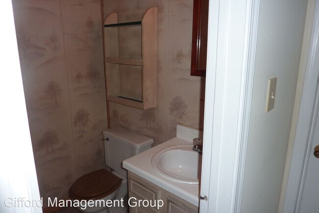 Building Photo - 3 br, 1.5 bath House - 1040 Blue Spring Court