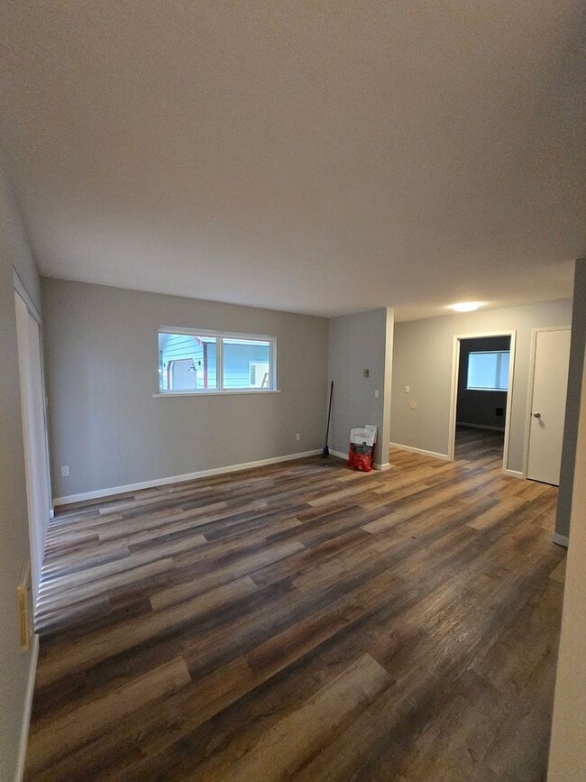 Foto del edificio - 114 N Prairie Rd
