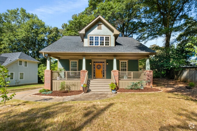 Building Photo - 3265 College St