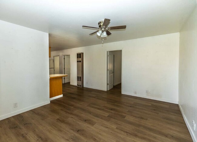 Foto del edificio - 210 E 12th St