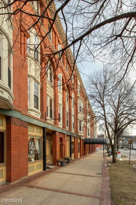 Building Photo - 1331 Elm St