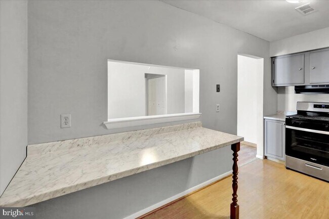 Foto del edificio - 2900 State Hill Rd