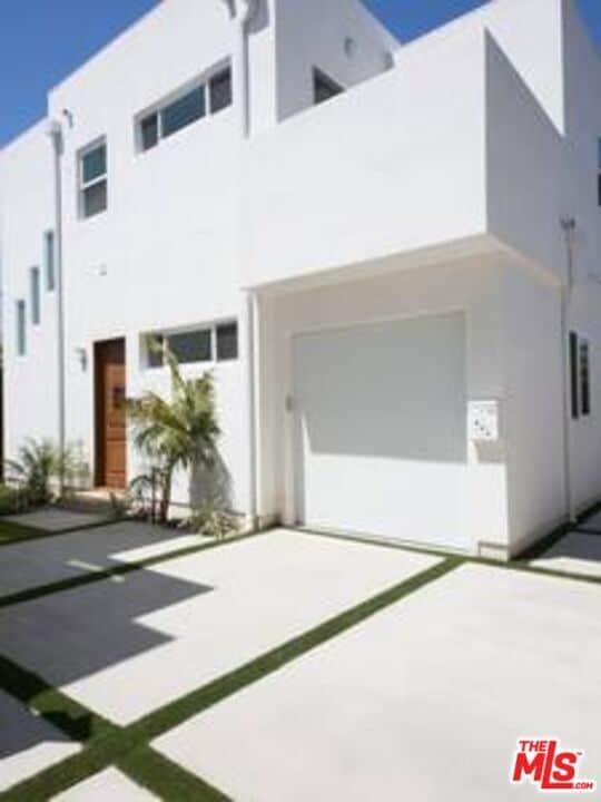 Building Photo - 7445 W 81st St