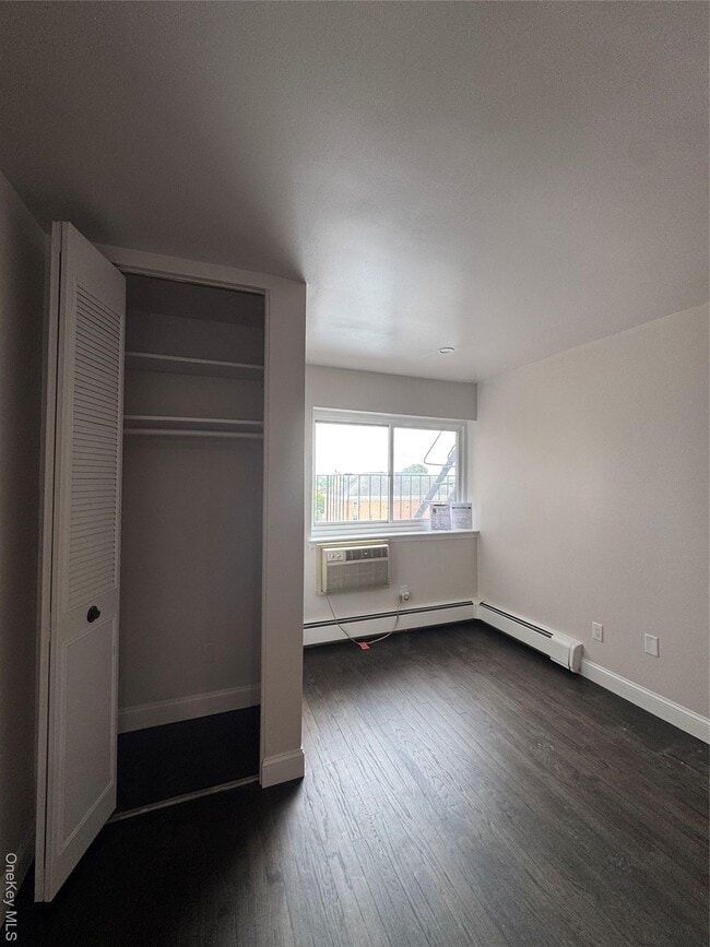 Foto del edificio - 395 Westchester Ave