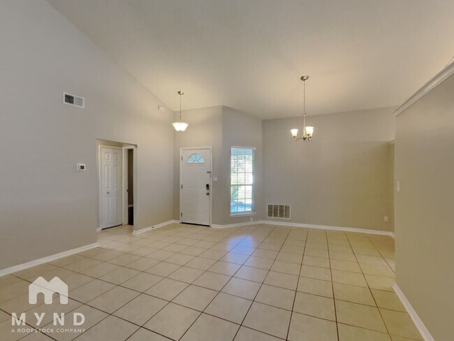 Foto del edificio - 536 Remington Oak Dr