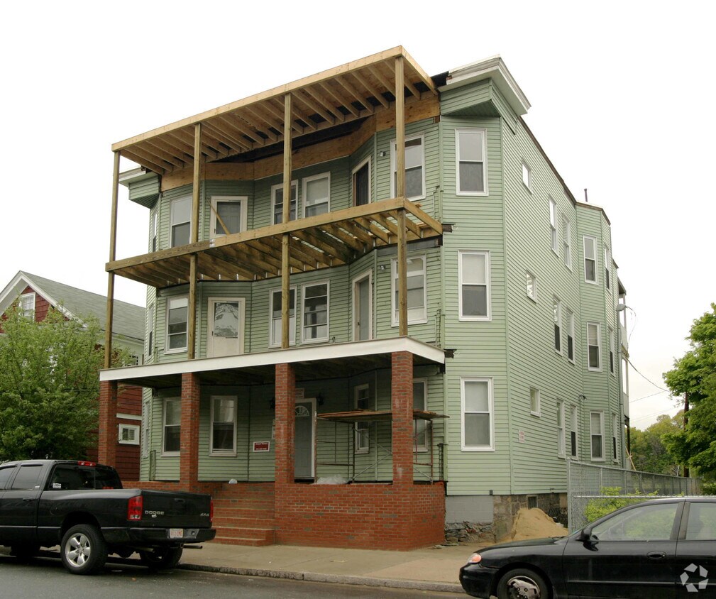 71 W Selden St, Mattapan, MA 02126 Apartments in Mattapan, MA