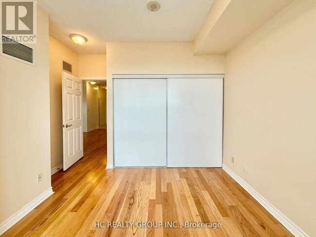 Building Photo - 18 Holmes Ave