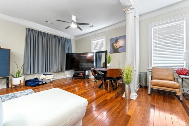 Foto del edificio - 504 E 6th St