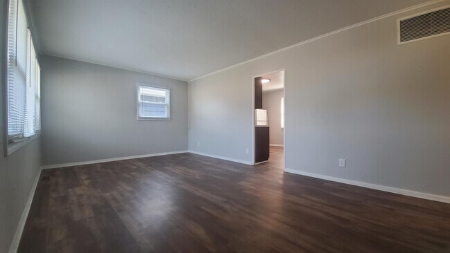 Foto del edificio - 4317 Benton St NE