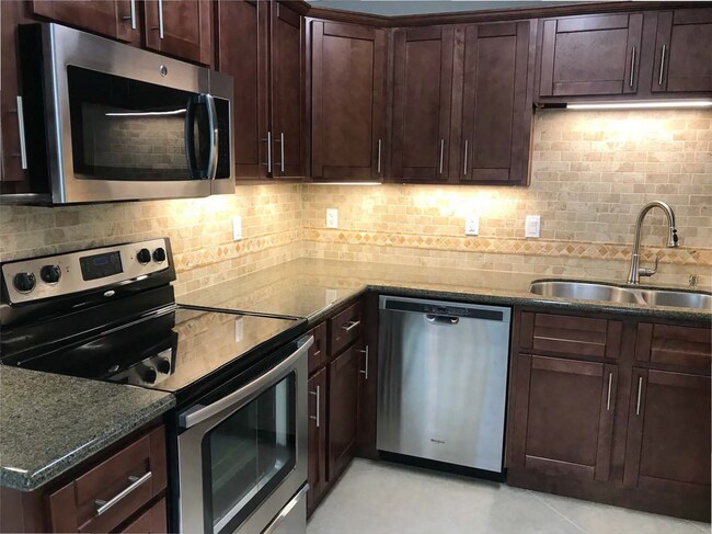 Foto del edificio - 2506 Roblar Ln