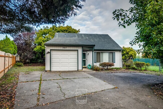 Foto del edificio - Four Bedroom House in Milwaukie