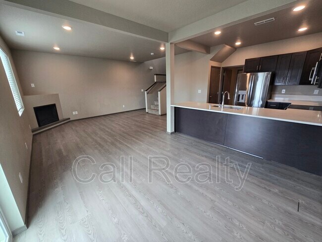Foto del edificio - 9614 E Nixon Ln