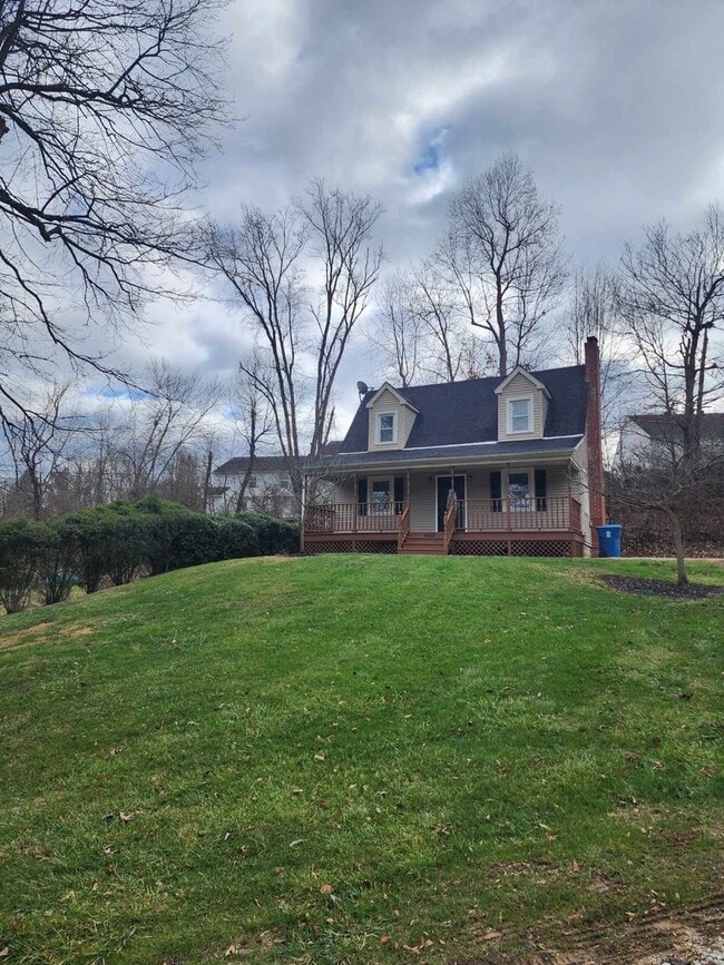 Building Photo - 6222 Highland Dr
