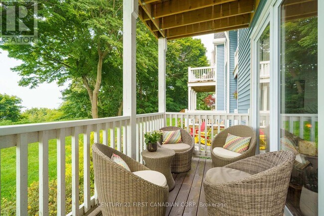 Building Photo - 374 Front St