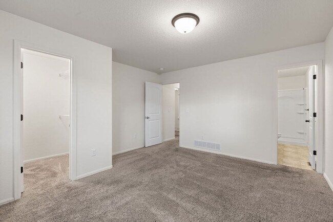 Foto del edificio - Charming 3-Bedroom Home in Greeley with Fenced Yard & Unfinished Basement