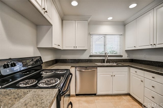 Building Photo - 2405 Via Mariposa W