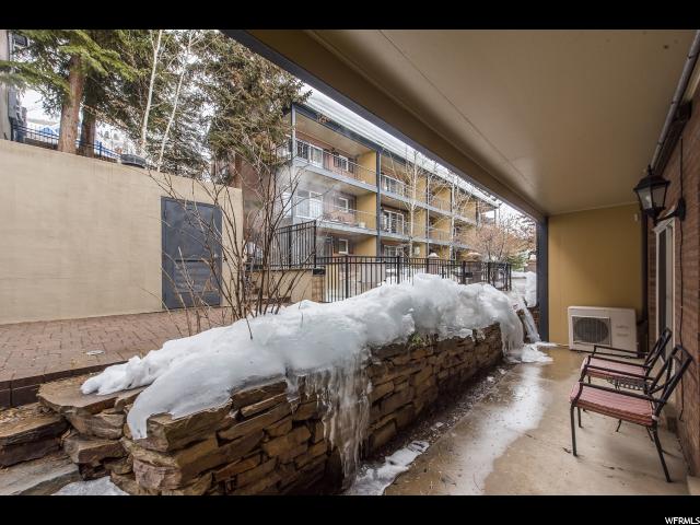 Building Photo - 255 Main St