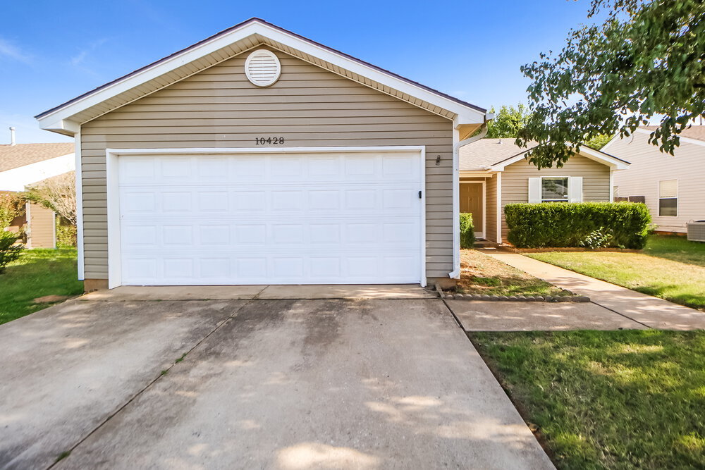 Primary Photo - 10428 Bradford Way