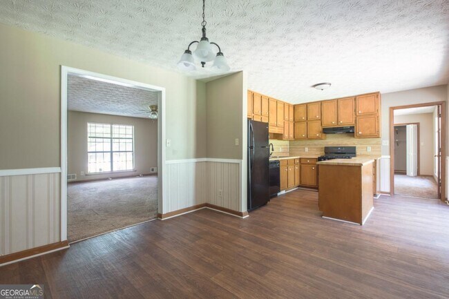 Foto del edificio - 310 Summerwood Ln