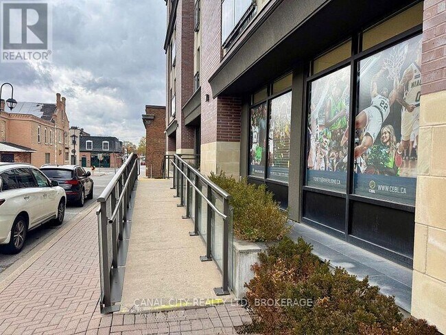 Building Photo - 10 Albert St E