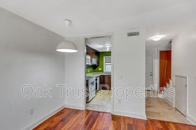 Foto del edificio - 309 St Charles Ct