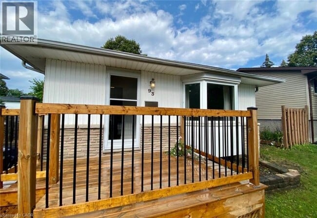 Building Photo - 93 Glenroy Rd