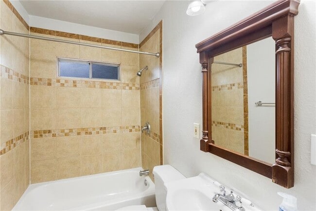 Building Photo - 74 Julius St