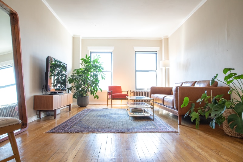 Photo - 434 W Roscoe St (Chicago, IL)