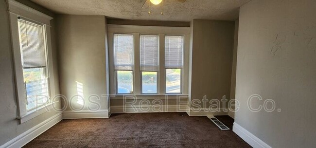 Building Photo - 1271 E Fulton Street