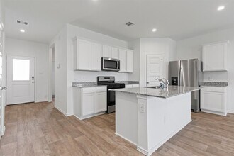 Building Photo - 7319 Audubon Russet Dr