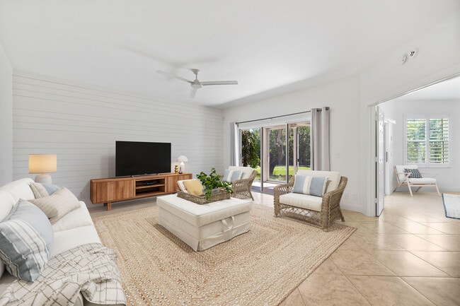 Foto del edificio - 2703 Fairway Dr N