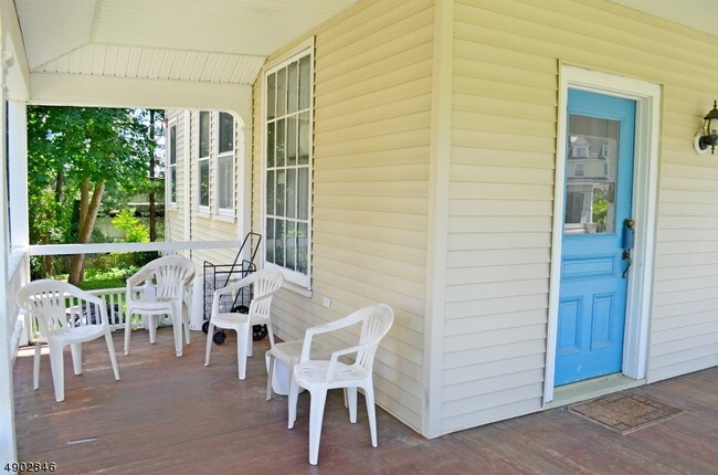 Building Photo - 11 Olyphant Dr