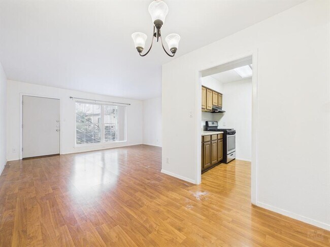Foto del edificio - 2425 Ashdale Dr