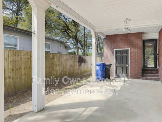 Photo - 1522 Joan St House